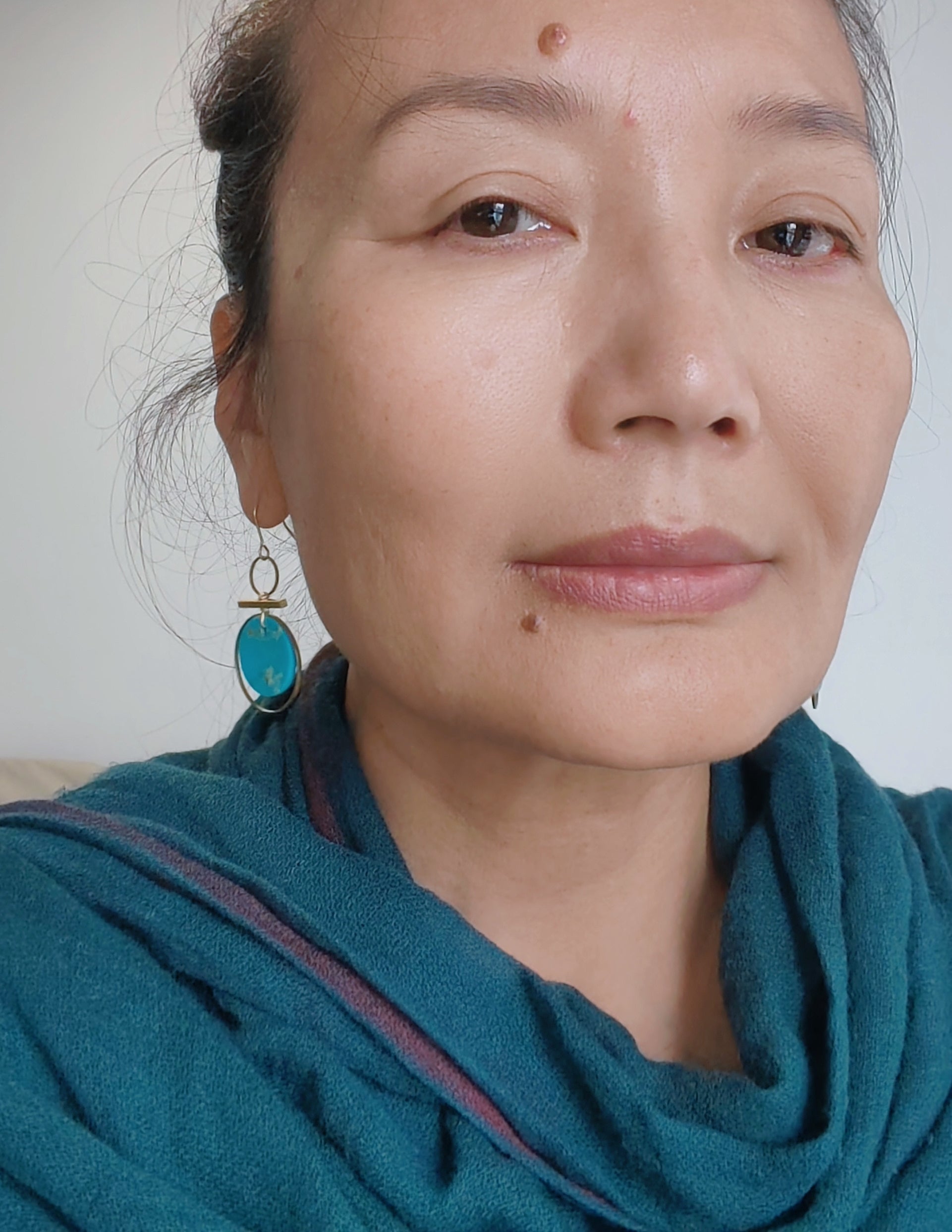 Geisha shape earring, blue stones, brass and stone collection earrings