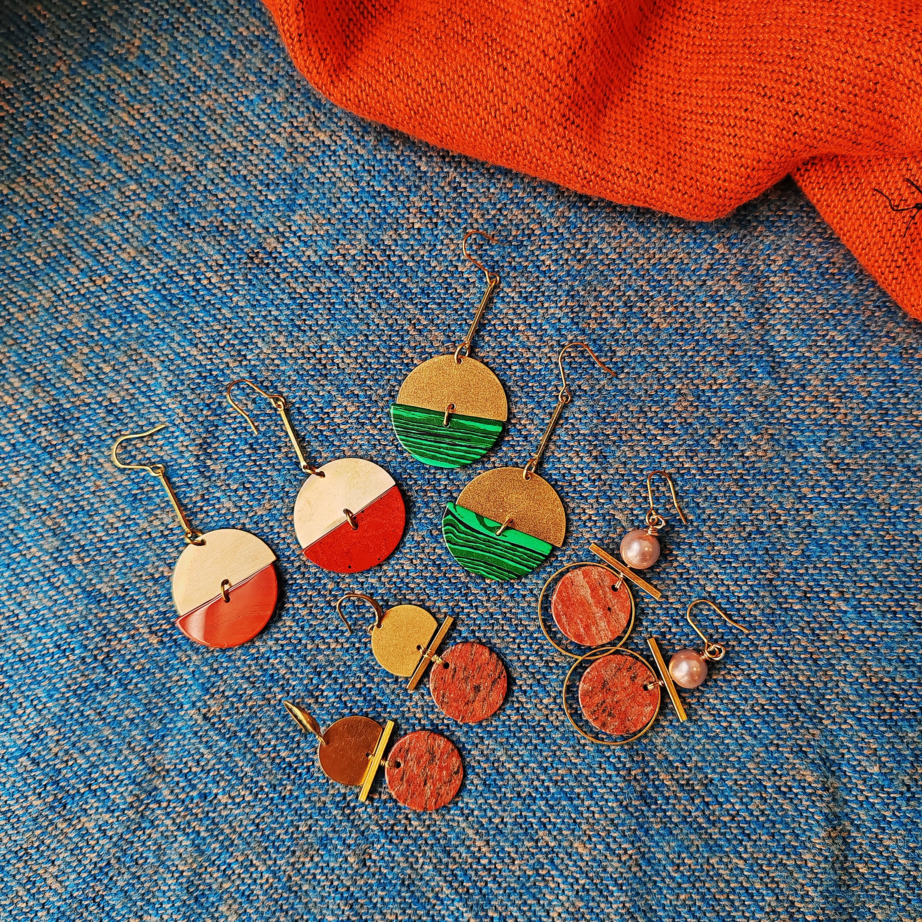 Geisha shape earring, blue stones, brass and stone collection earrings