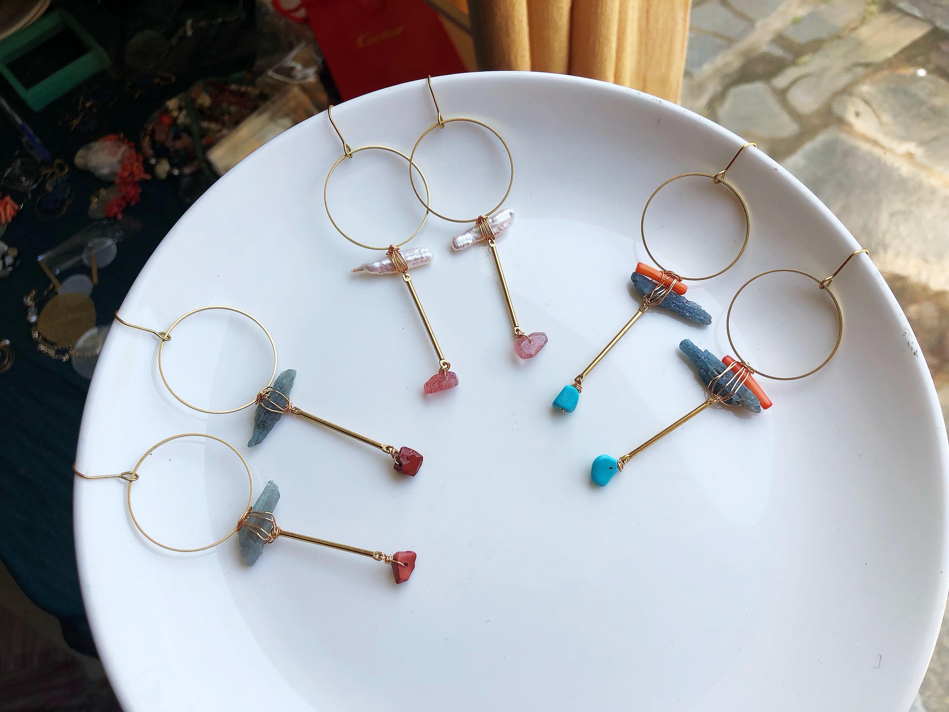 Loops and stones earrings