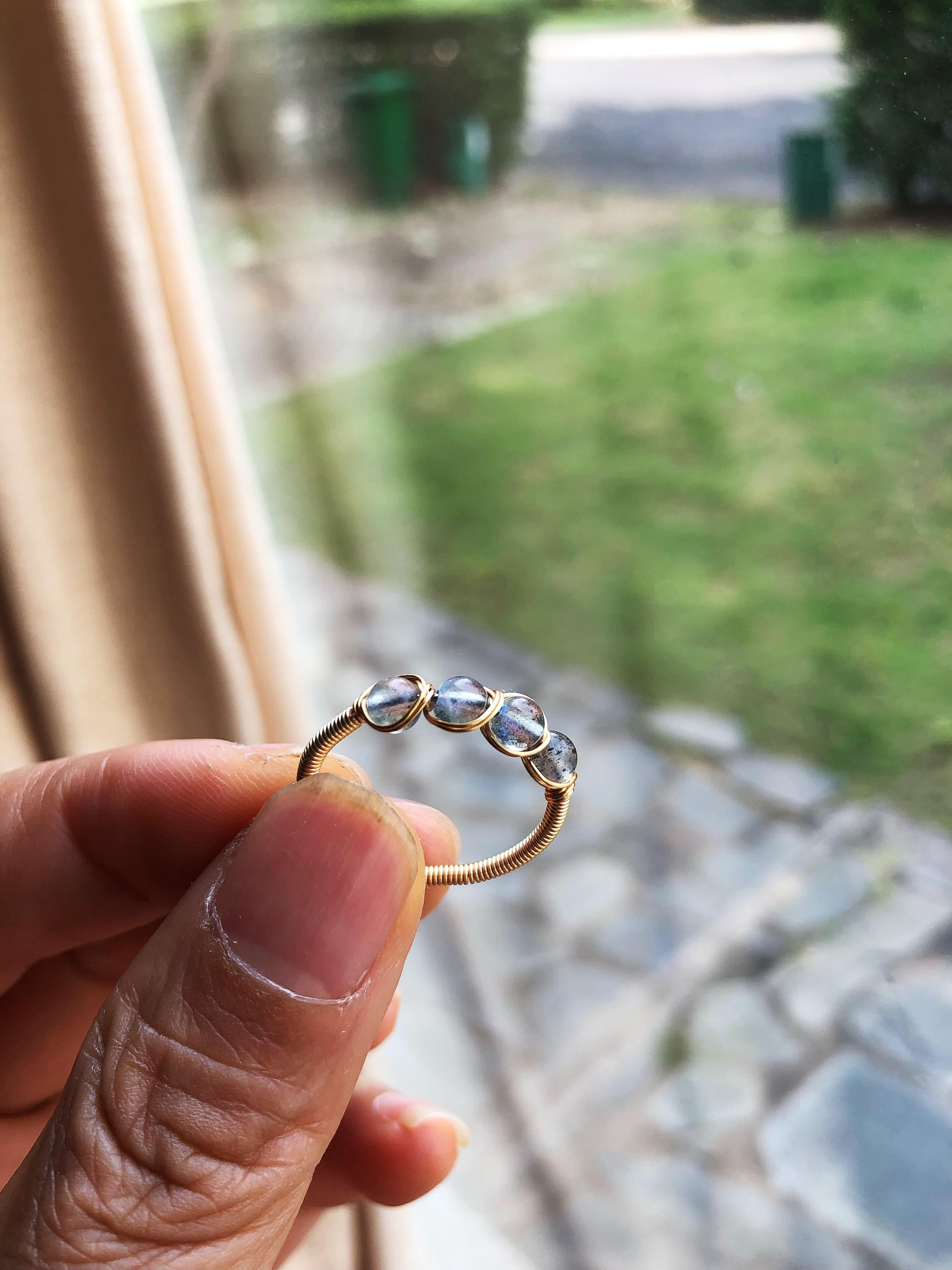 Ringe mit Draht, Natursteine ​​in Minigröße