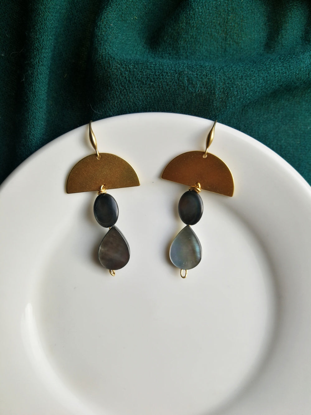 Grey shell and Brass earrings, mushroom shape