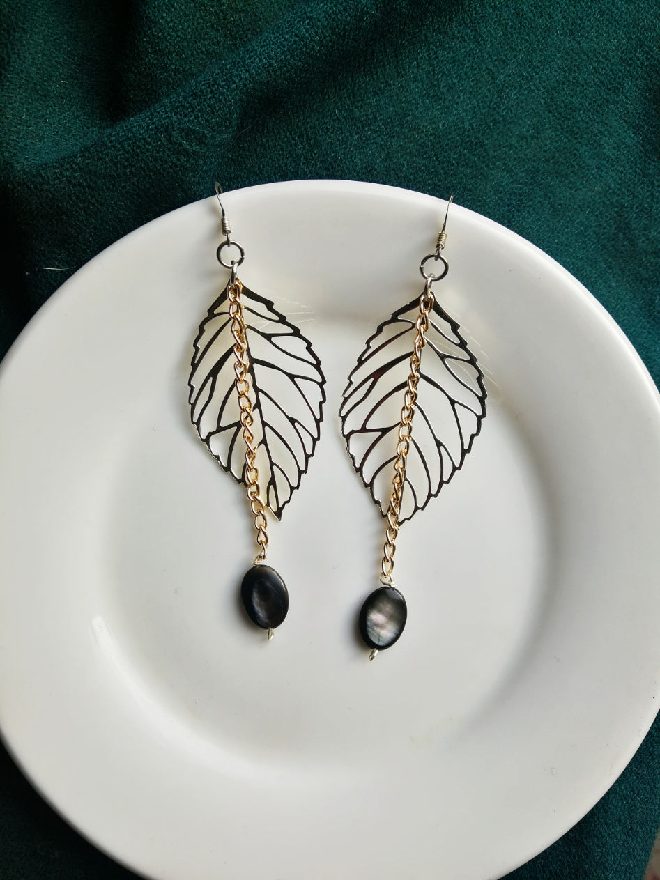 leaves earrings, small paired