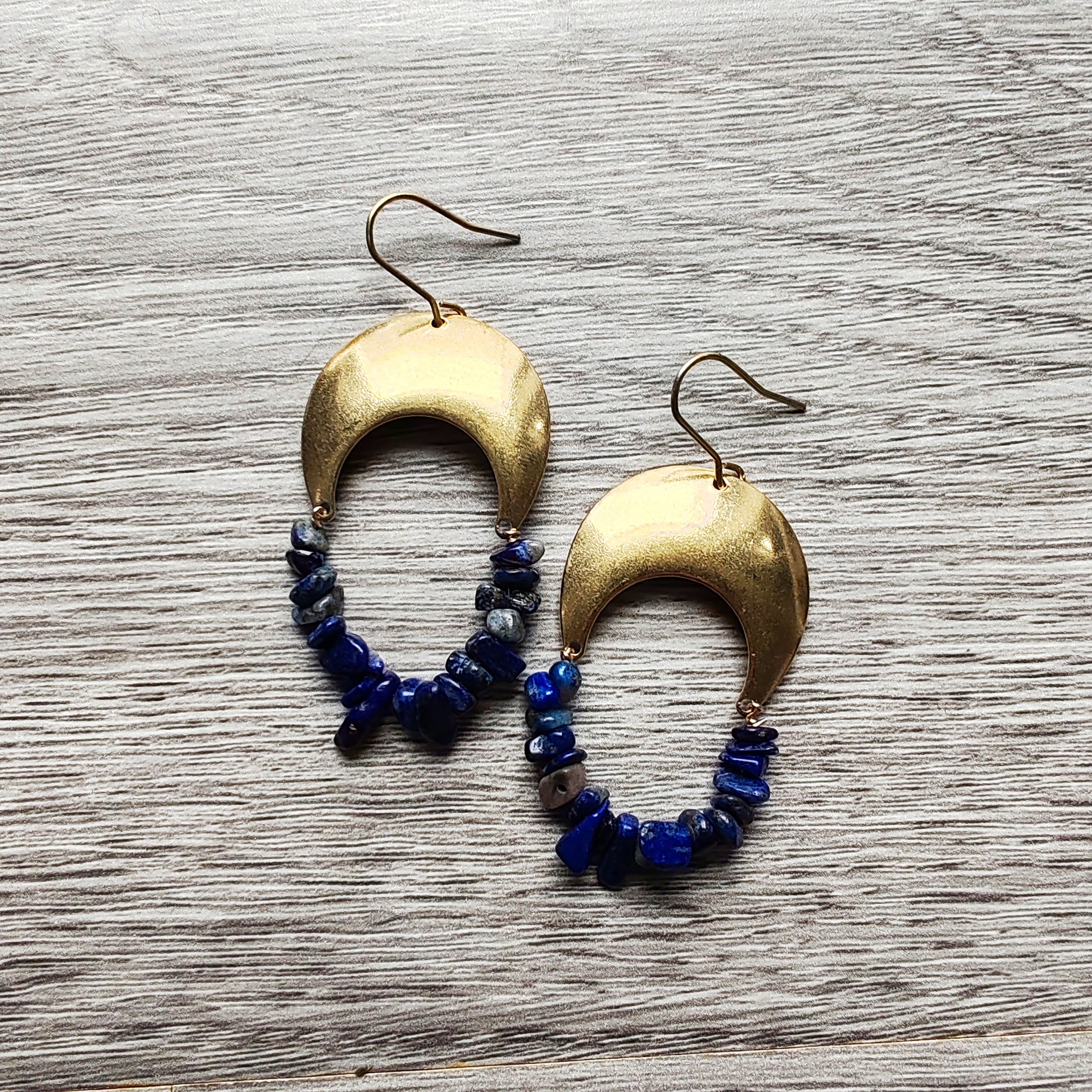 closed arch shape brass and stone earring