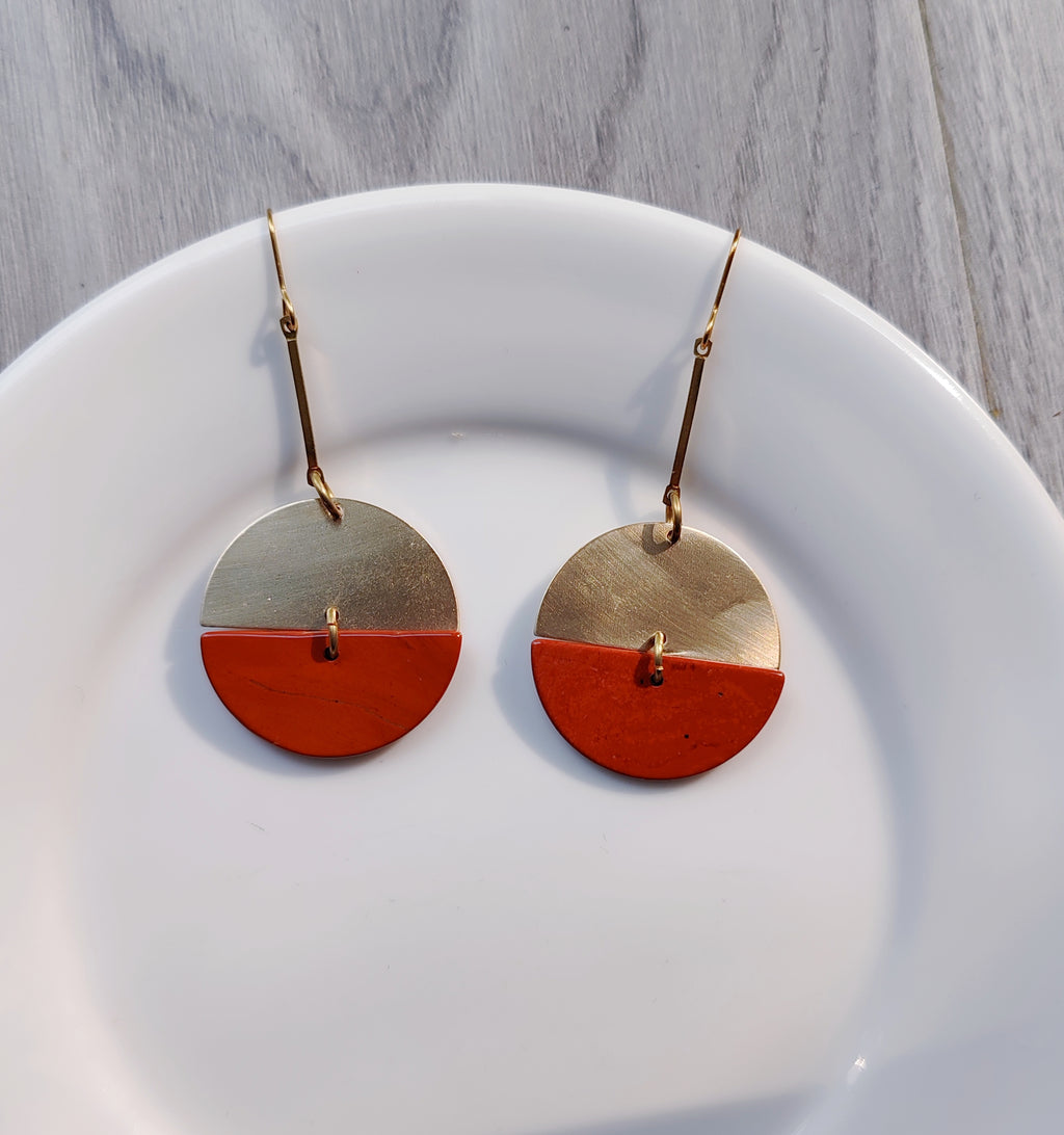 daggling joint round plate earrings, red/green, brass and stone earrings collection