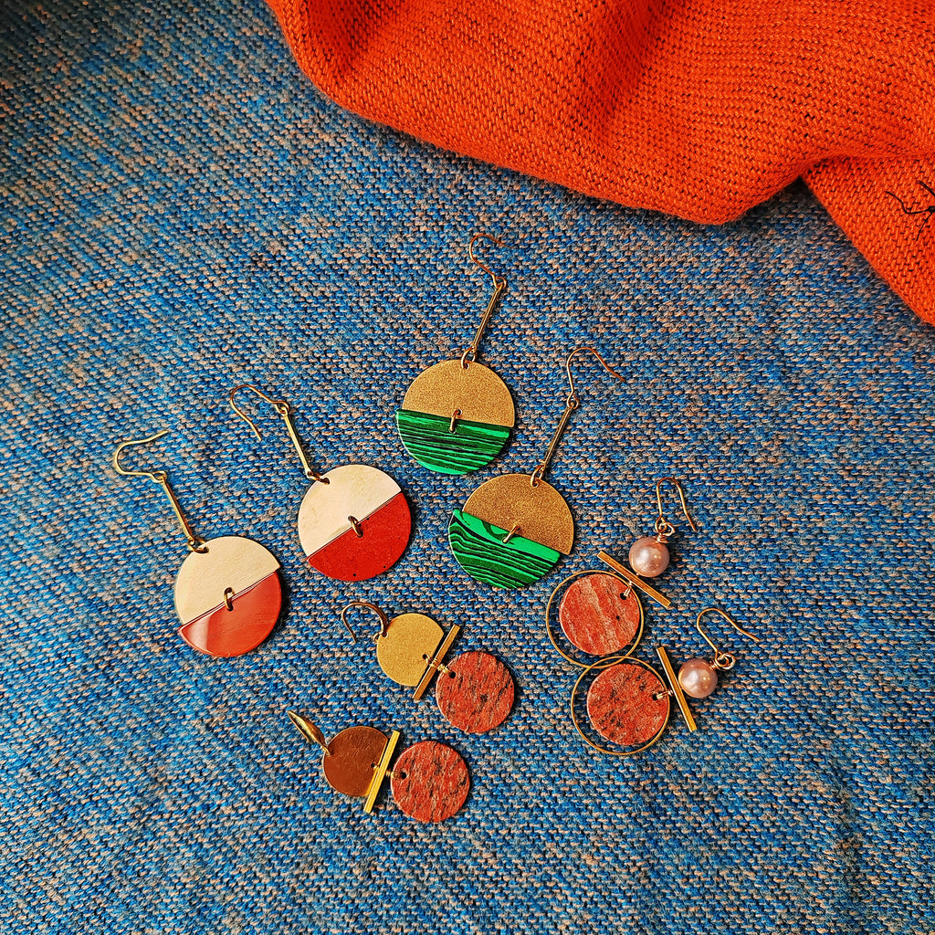 Geisha shape earring, blue stones, brass and stone collection earrings