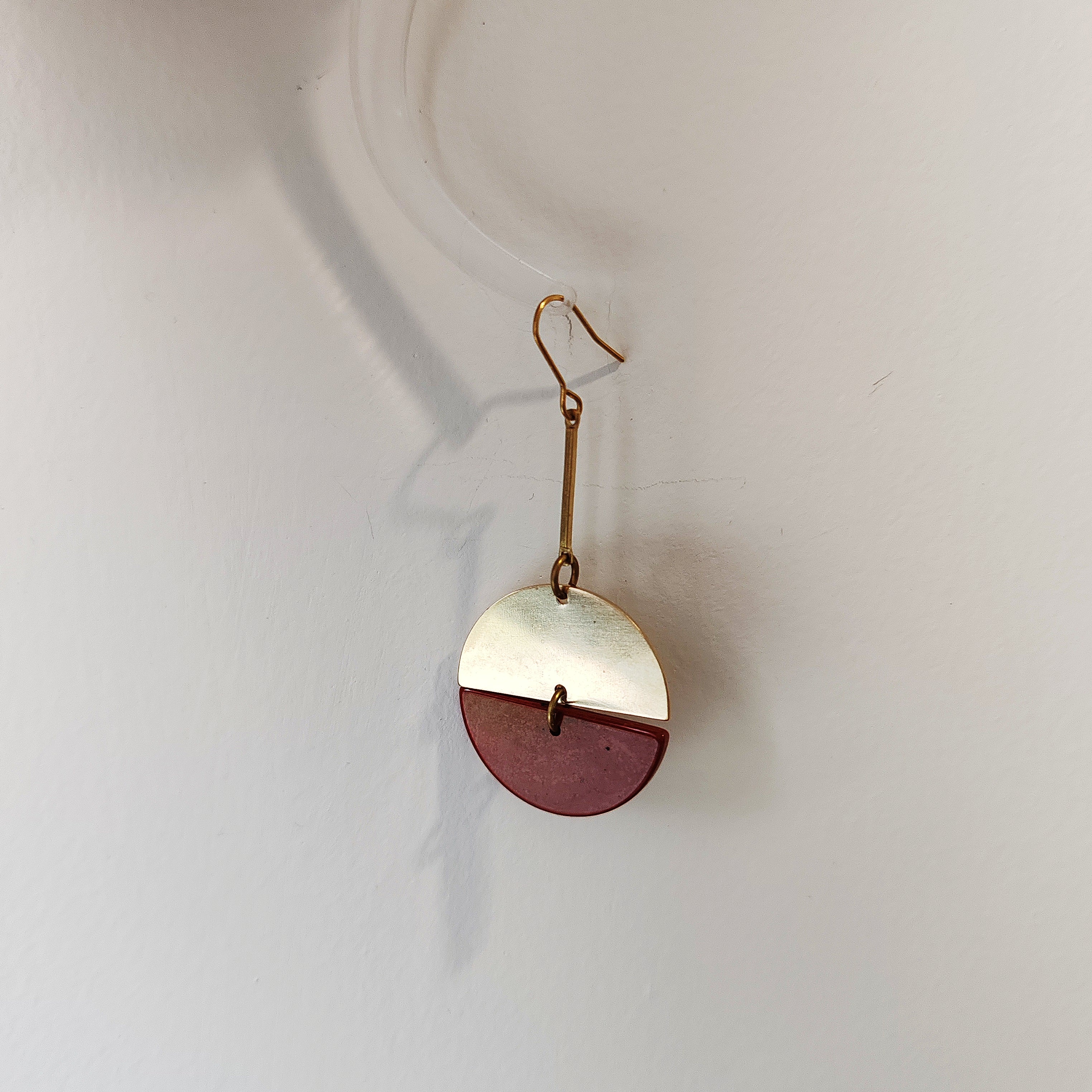 daggling joint round plate earrings, red/green, brass and stone earrings collection