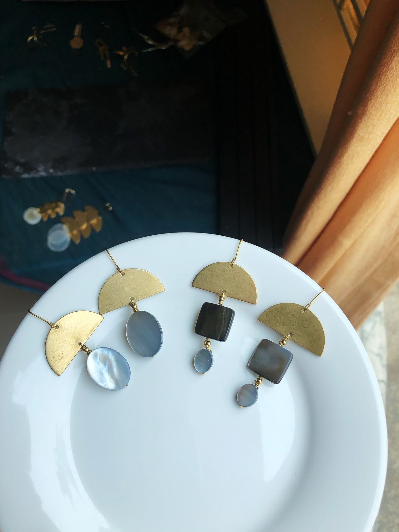 Grey shell and Brass earrings, mushroom shape